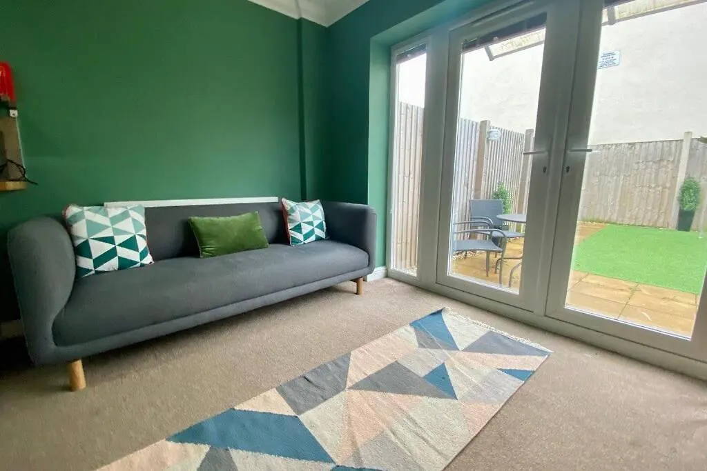 Stylish Apartment Nr City Centre W/ Parking Nearby Cardiff
